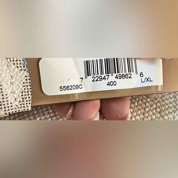 Michael Kors- Floral Envelope Belt Bag Size: L/XL - Picture 6 of 6